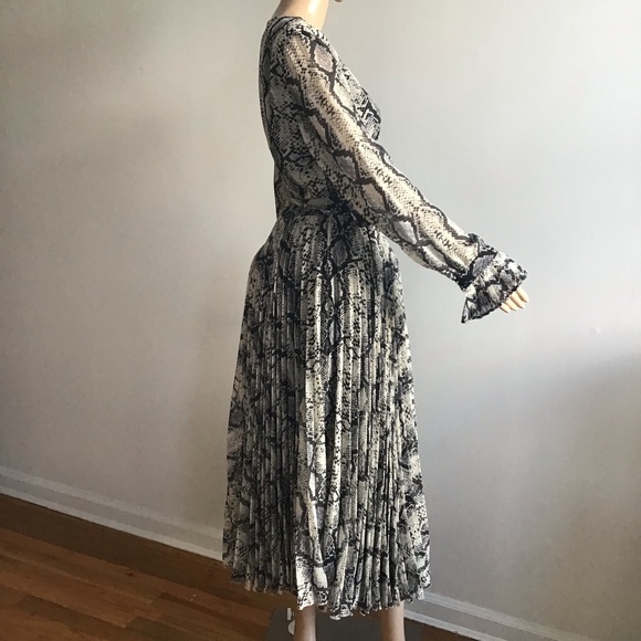 RESERVED .H&M TREND Conscious Midi SNAKESKIN PATTERNED Wrap Pleated Dress Size 8 - Picture 11 of 13